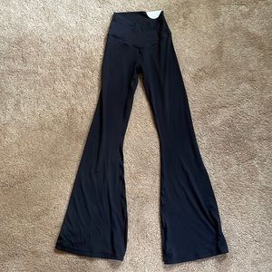 Aerie offline real me high rise flare leggings- new with tags!